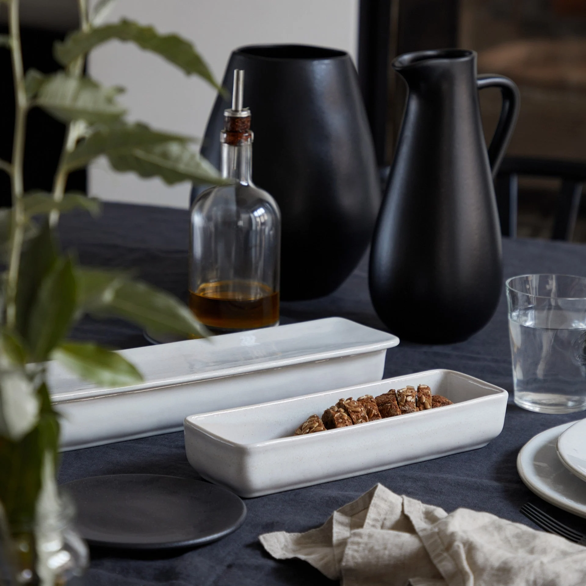 Roda Deep Rectangle Tray