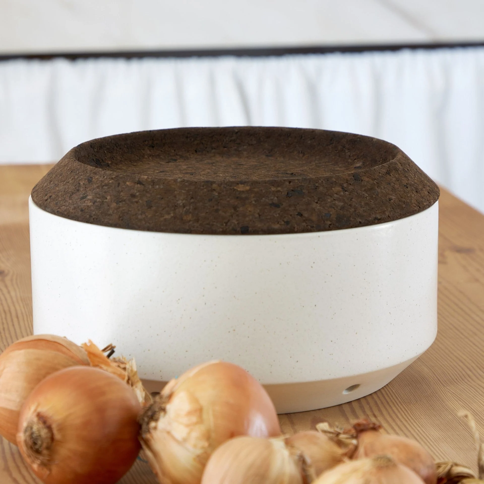 Modern Storage Onion Canister with Cork Lid