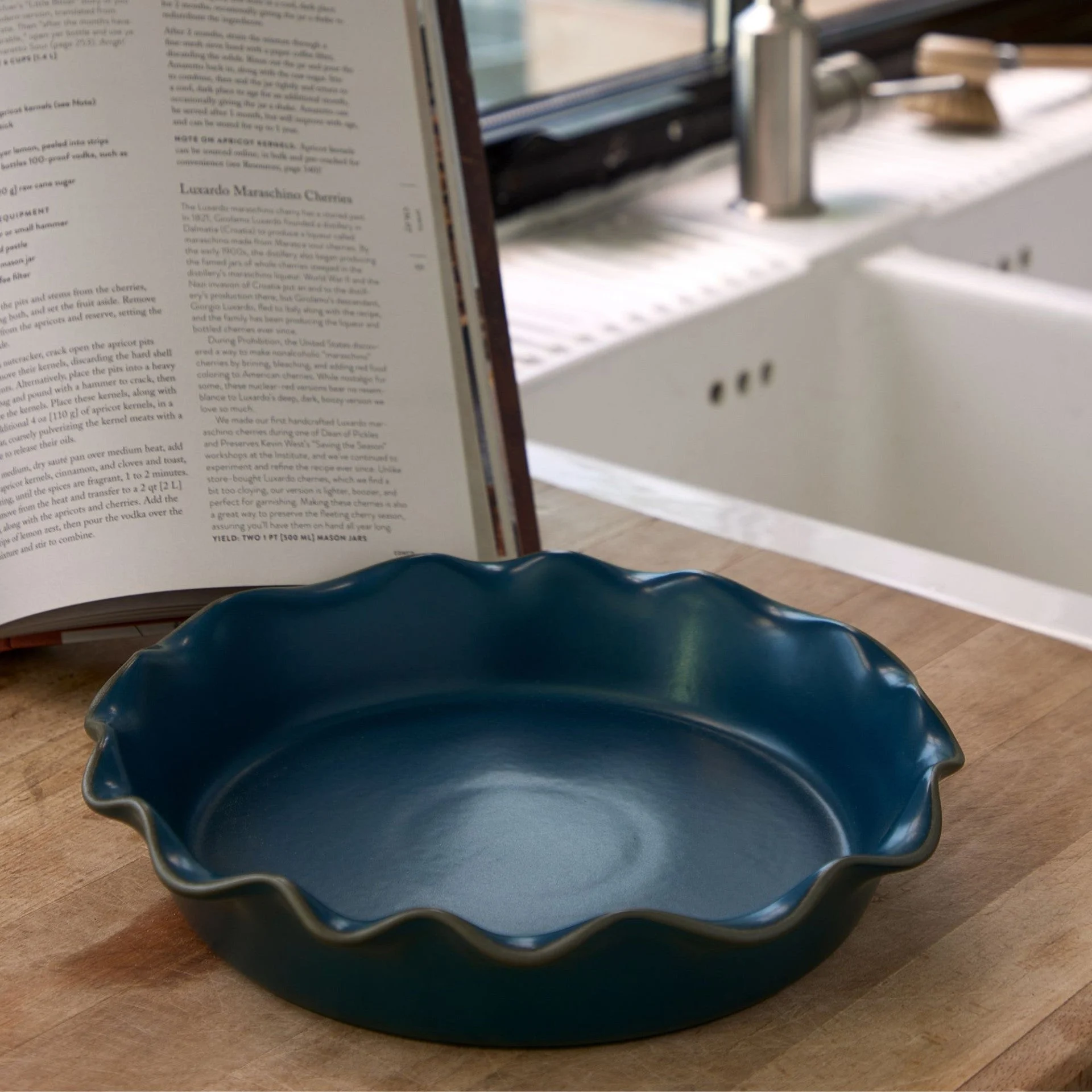 Stacked Organic 11" Pie Dish