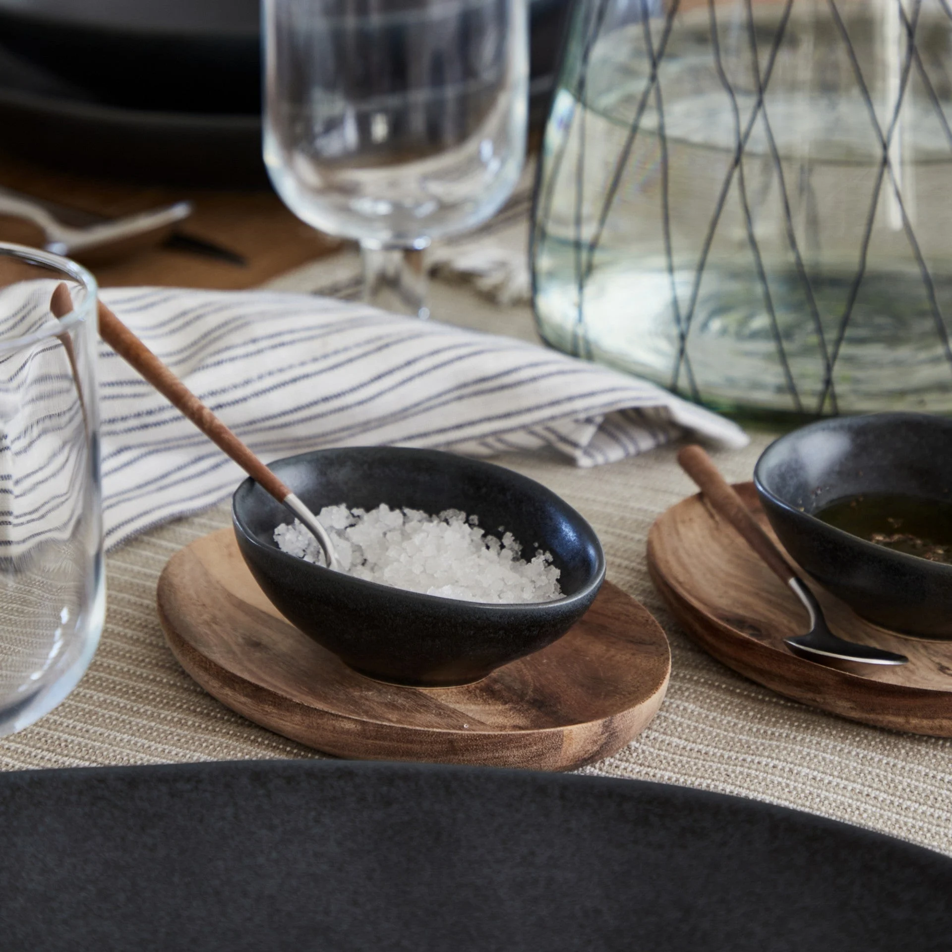 Livia 4" Oval Bowl