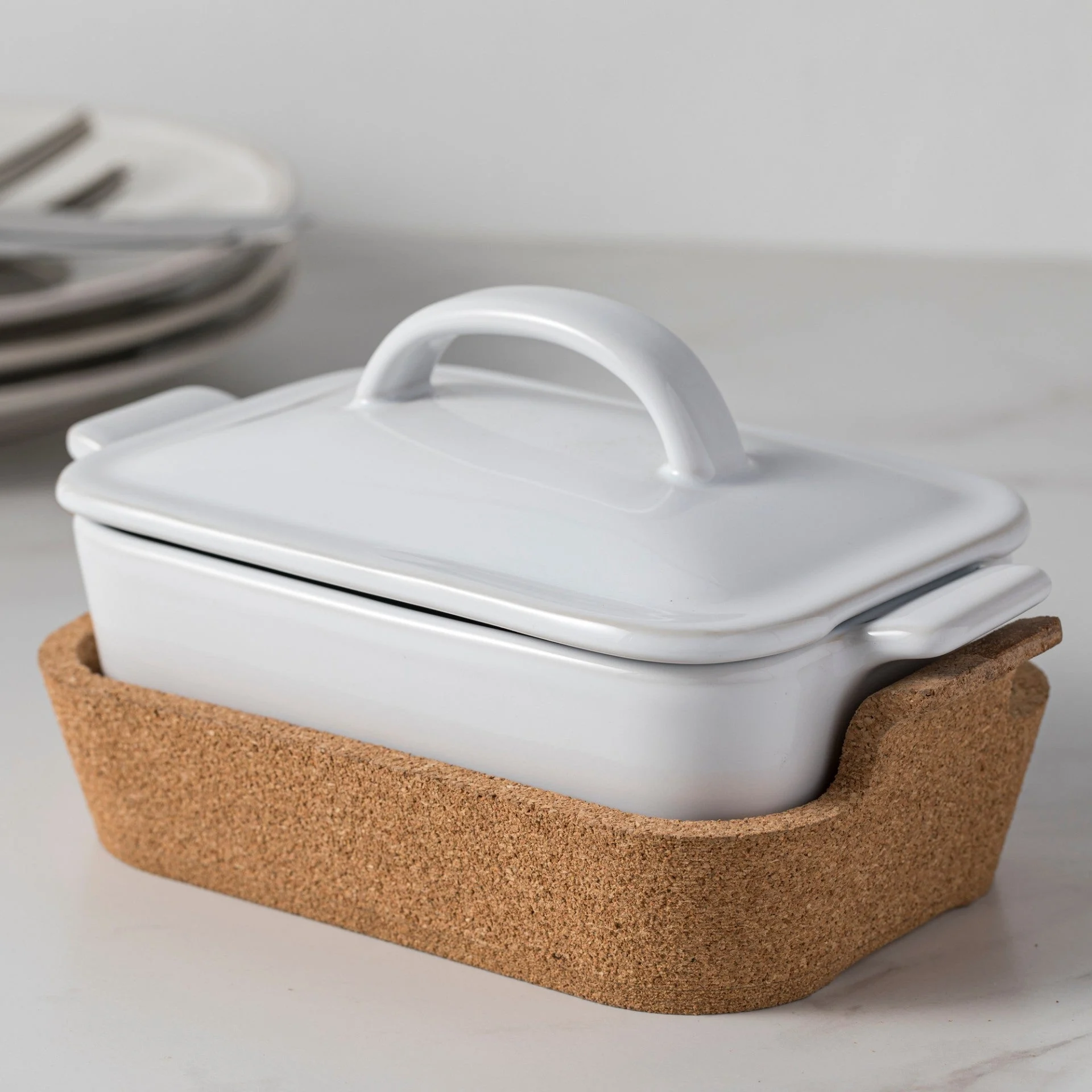 Ensemble Covered Casserole with Cork Tray