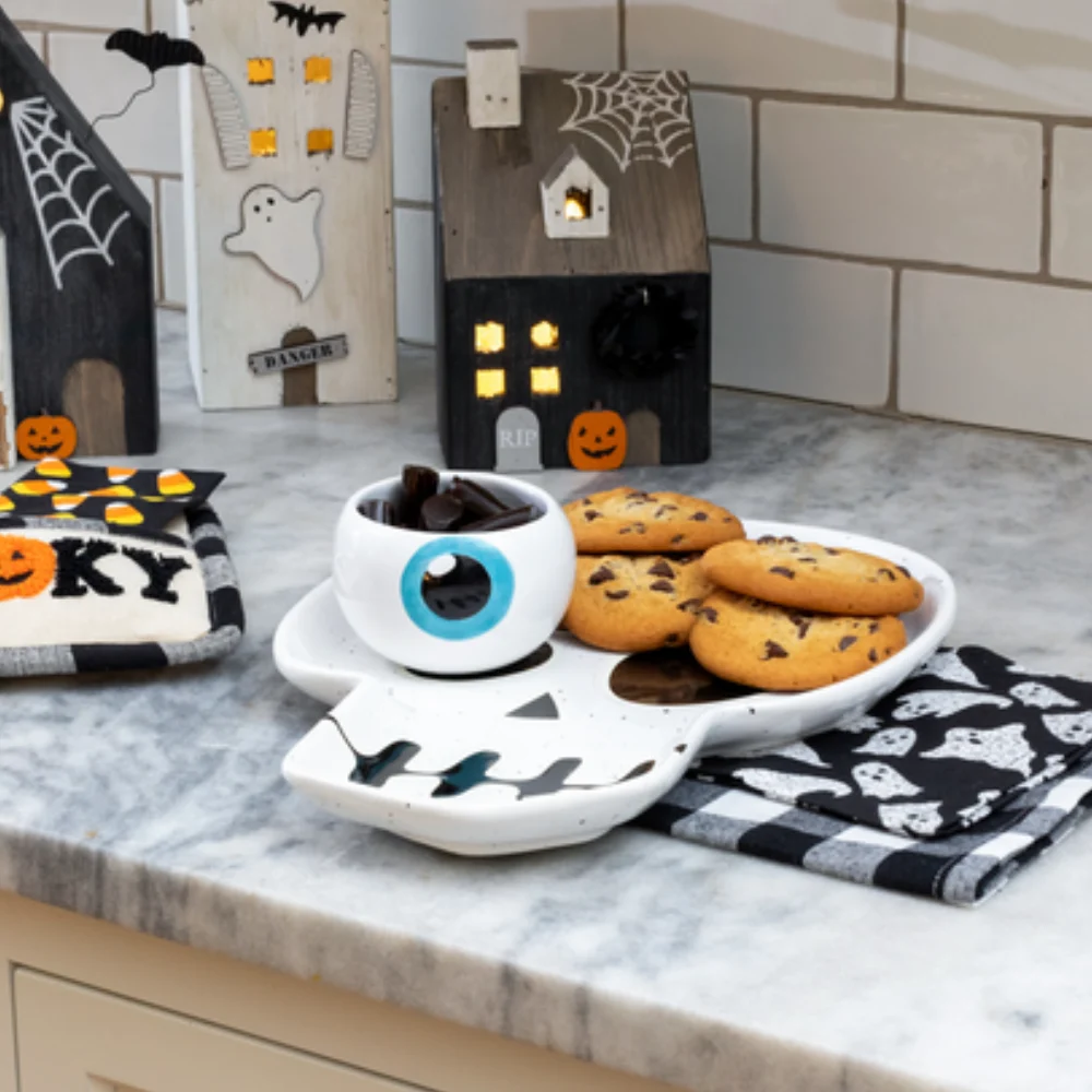 Glow-In-The-Dark Skeleton Chip & Dip Set