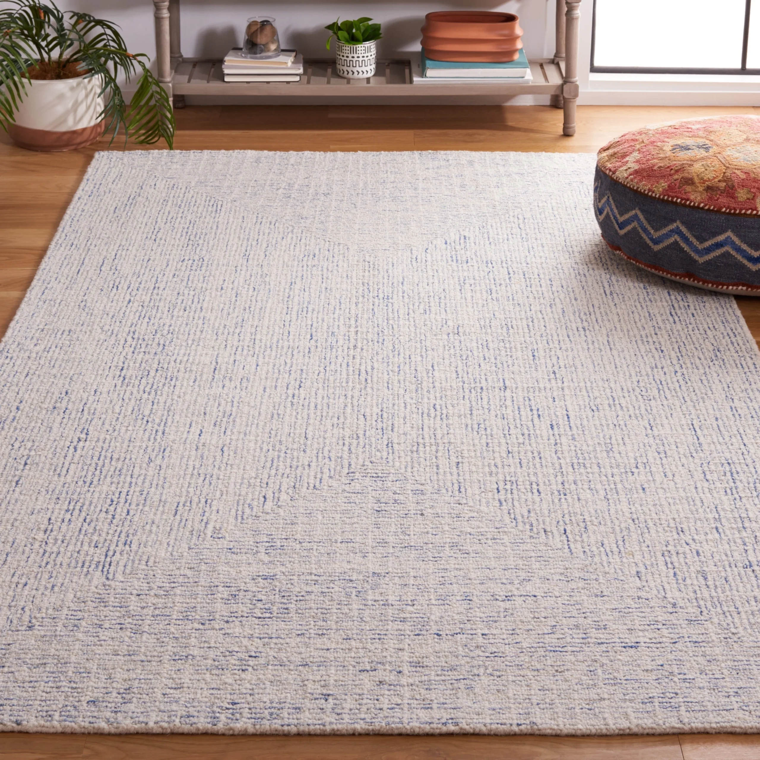 SAFAVIEH Handmade Abstract Maggy Modern Wool Rug