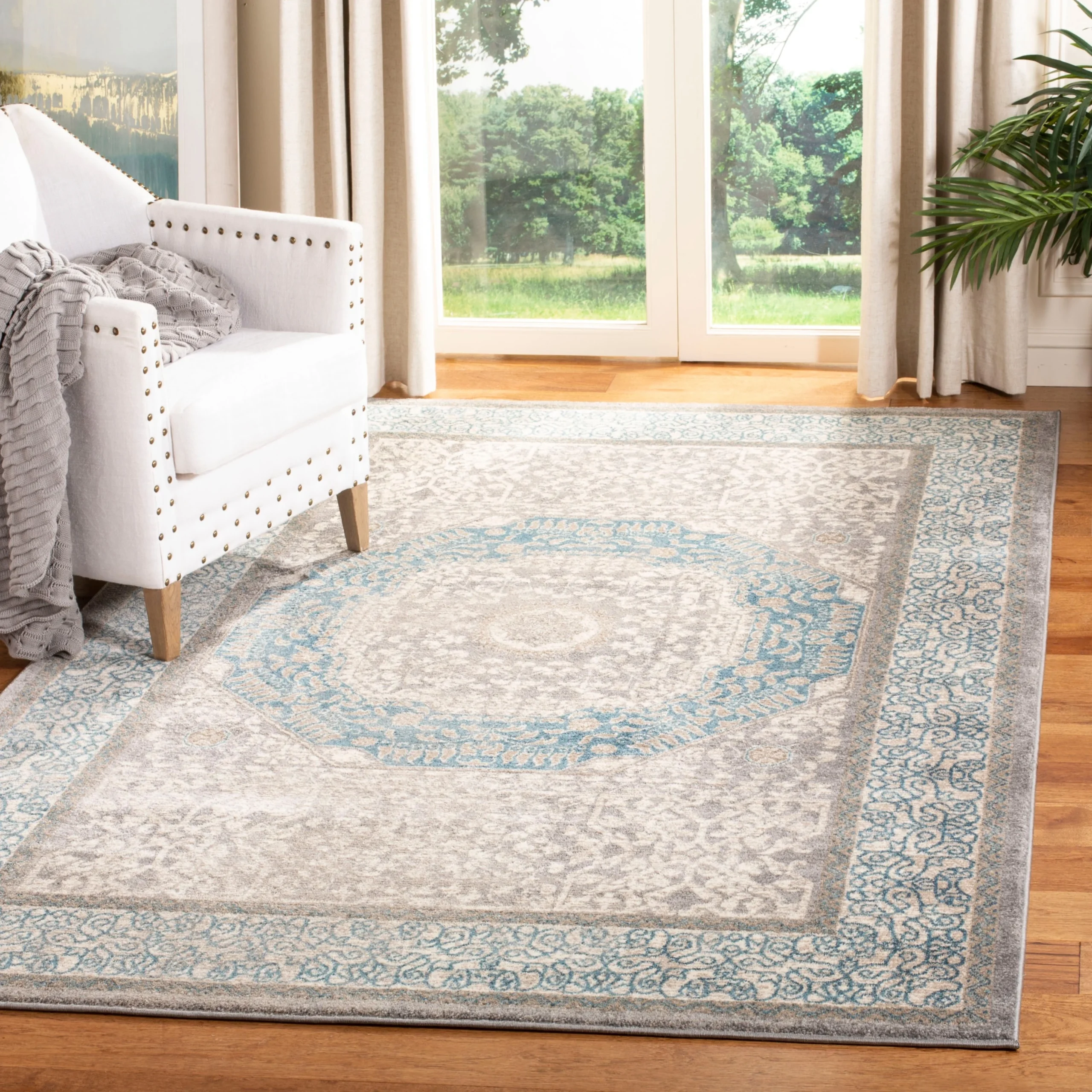SAFAVIEH Sofia Glenna Vintage Oriental Medallion Rug