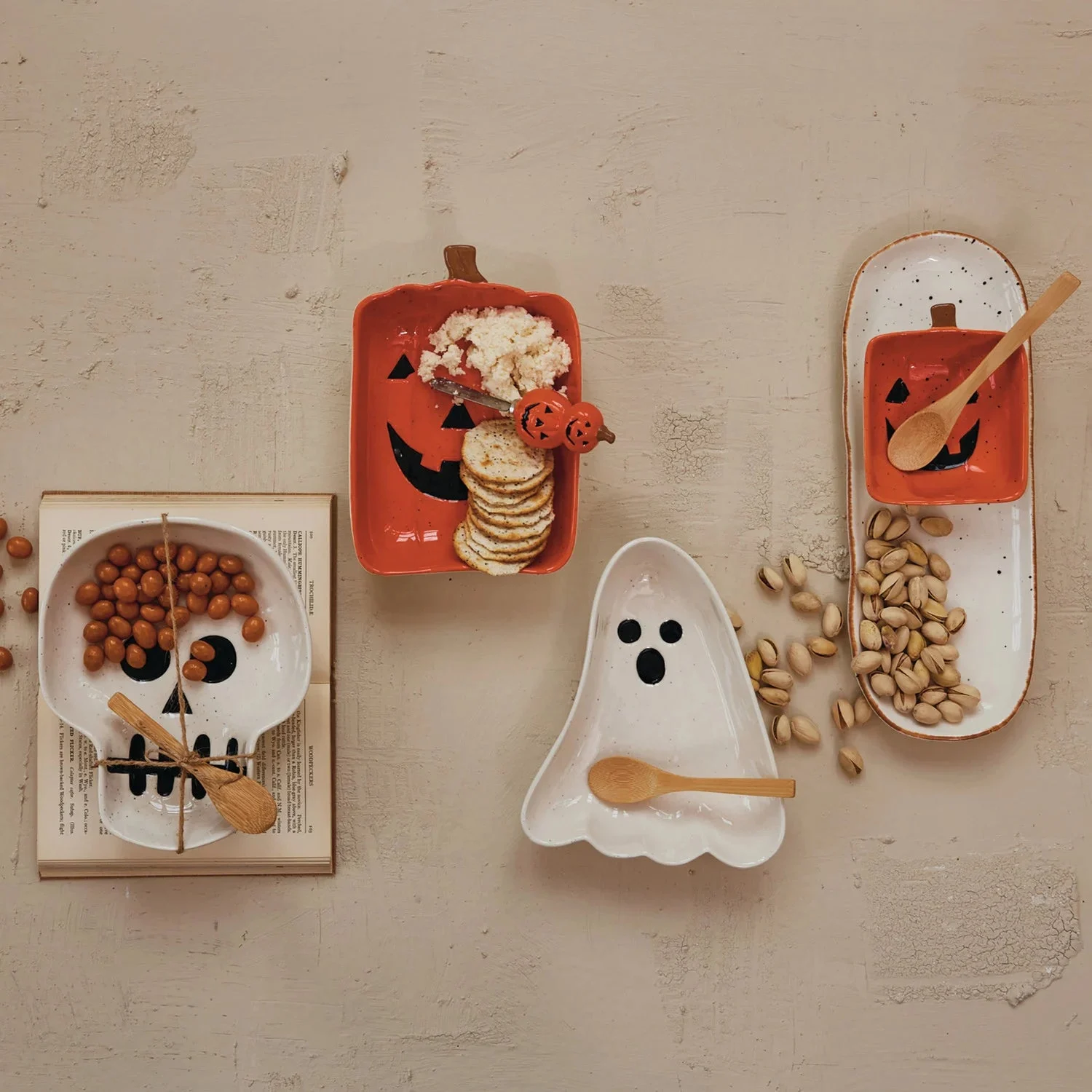 Stoneware Dishes & Bamboo Spoon