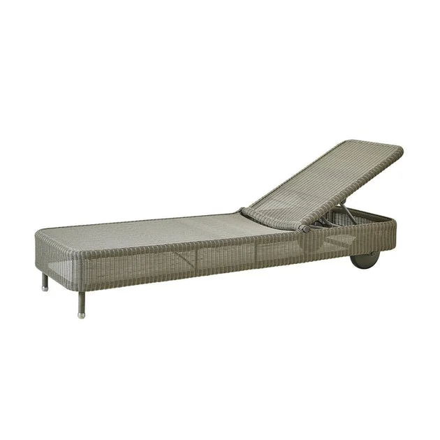 Presley Sunbed